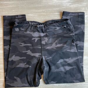 ATHLETA PRINTED CHIT CHAT CAPRI